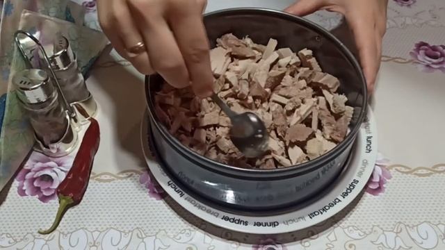 Салат "Купеческий" со свининой, грибами и сыром .Очень вкусно смотреть онлайн