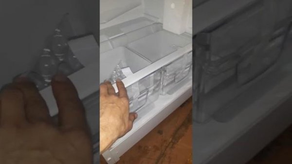 Видео обзор: холодильник Indesit TIA 14