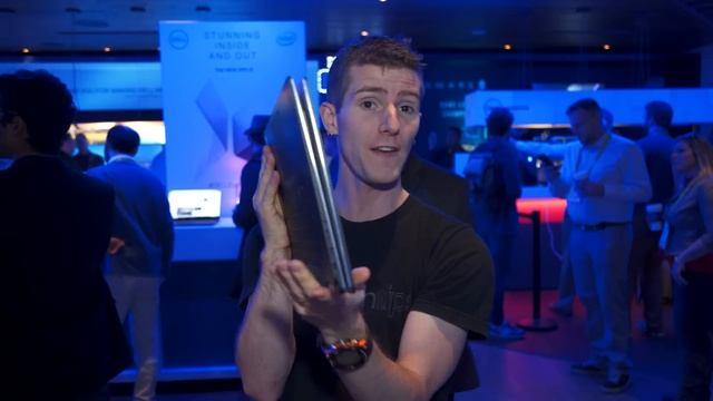 SUPER Small, SUPER Thin 2-in-1 Laptop - Dell XPS 15 смотреть онлайн