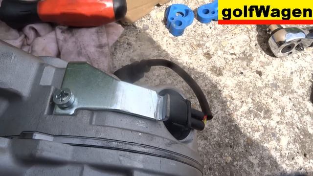 VW Golf 5 AC compressor change /pls read description/ смотреть онлайн