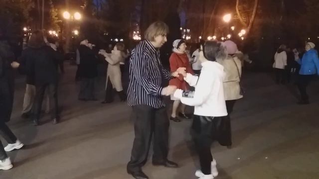 Харьков,танцы в парке;"Вишенка моя" смотреть онлайн