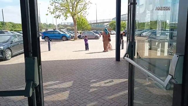 Vue Cinema Dagenham going with family to watch Guardians of the Galaxy & The Super Mario Bros/AMHZM смотреть онлайн