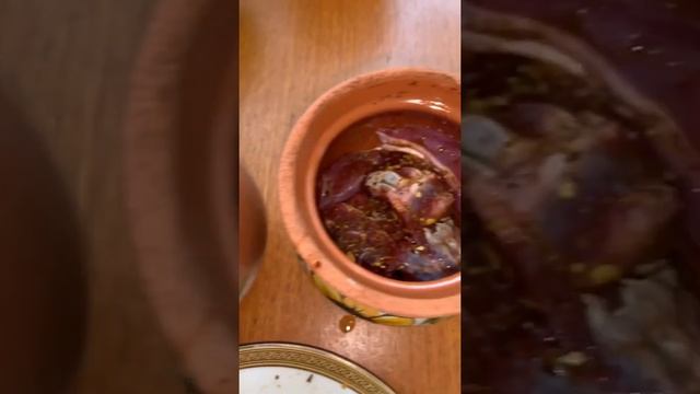 Говядина томленая с овощами и черносливом. смотреть онлайн