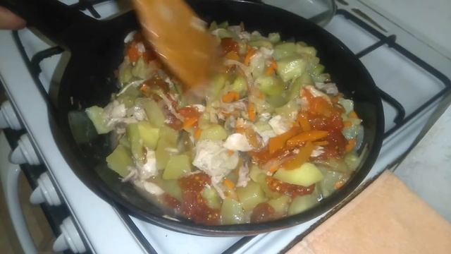 РАГУ ИЗ БАКЛАЖАН В ВОКЕ на скорую руку смотреть онлайн