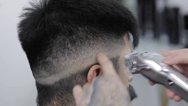 COMB OVER WITH SKIN FADE TUTORIAL / HOW TO / STEP BY STEP смотреть онлайн