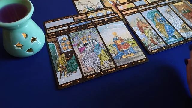 Любовный треугольник. Что он чувствует ко мне? Что к ней? Онлайн гадание. Таро. смотреть онлайн