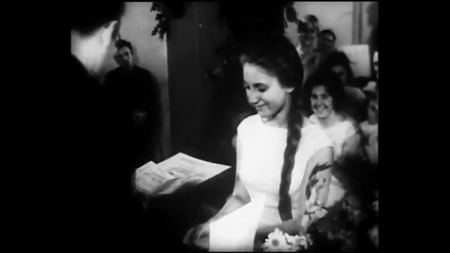 "Эх, хорошо!". Музыка Исаака Дунаевского, текст Владимира Шмидтгофа, поет Иван Шмелев. смотреть онлайн