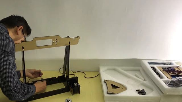 Kingfrog P802M Prusa i3 3D Printer Installation Video Step 3 install the Y Axis Motor смотреть онлайн