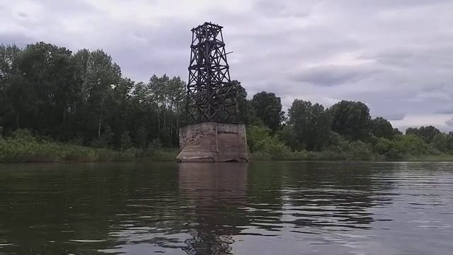То что осталось от бывшей канатной переправы угля, через Томь в Кемерово смотреть онлайн