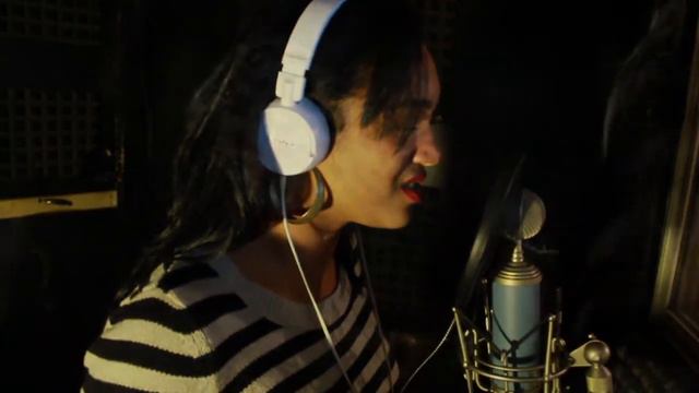 Behind The MIC - Denyse Renee смотреть онлайн