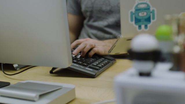 Android Developer Story: Robinhood uses Android Studio to quickly build and test new features смотреть онлайн