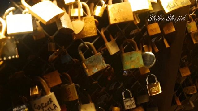 പ്രണയം ഒരിടത്ത് പൂട്ടി വെച്ചാലോ?| Love Lock Bridge | Promise Bridge|Last Exit Al-Khawaneej Walk |UA смотреть онлайн