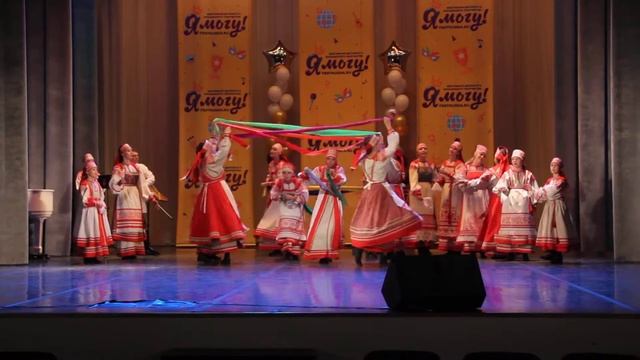 #НаследникиТрадиций Образцовы фольклорный ансамбль "Забавушка" "Сидит девка под окном" (г. Тверь) смотреть онлайн