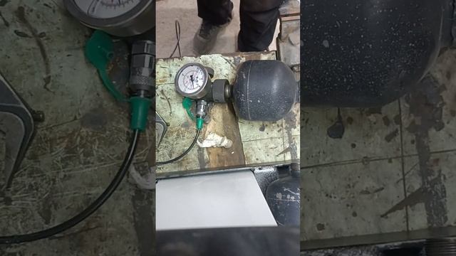 Заправка, диагностика пневмогидроаккумулятора ПГА азотом. смотреть онлайн