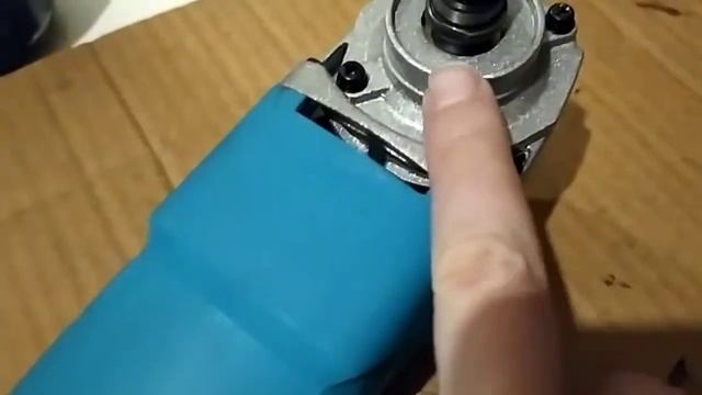 Китайская болгарка. Ушм Mekkan, попытка вскрыть редуктор и некоторые дополнительные нюансы.