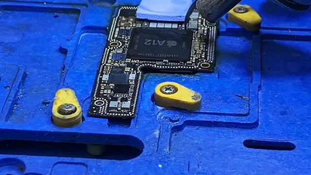 iphone dead phone sultion (xs max ?) CPU is not turning on смотреть онлайн