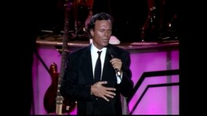 Julio Iglesias - Amor, Amor, Amor (taken from "Starry Nights" concert DVD)