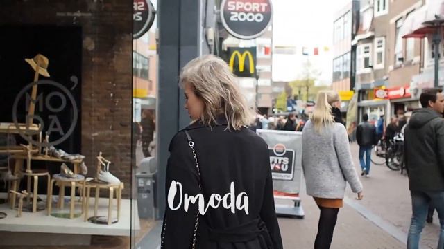 VLOG #110 | DAGJE SHOPPEN MET EEN MERCEDES-BENZ #FASHIONABLEDRIVE | RED REIDING HOOD смотреть онлайн