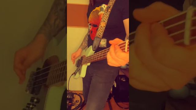 THIS IS GAME CHANGING! Ibanez TMB30 ShortScale Bass | Bias FX смотреть онлайн