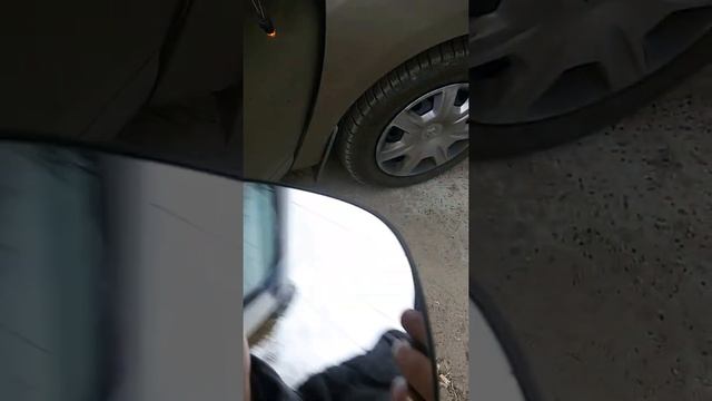 Установка повторителей поворотов в зеркала Рено Логан 2014г. смотреть онлайн