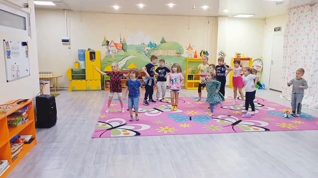 Молодёжная (старшая группа). Утренняя гимнастика смотреть онлайн