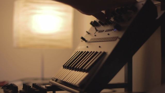 Korg Monologue Acid Bassline Demo смотреть онлайн