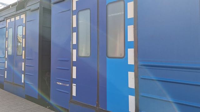 ЭД4М-0401синий "РЭКС" на станции Монино смотреть онлайн