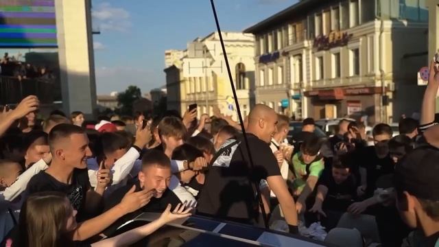 ? Хуторянскому быдлу предложили бесплатные бургеры - началась бойня Харьковский блогер предложил п смотреть онлайн