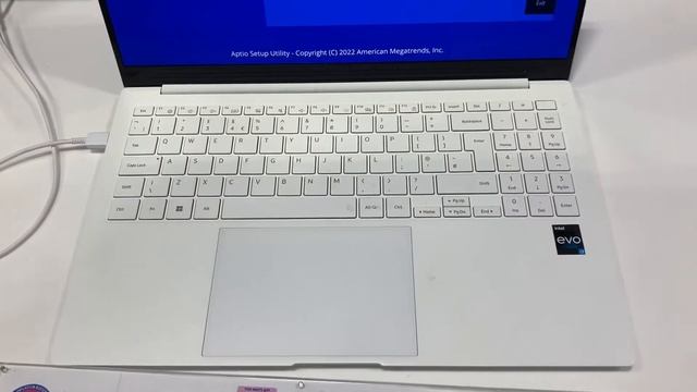 Samsung Galaxy Book2 Pro - How To Enter Bios & Boot Menu Option смотреть онлайн