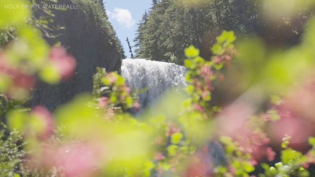 Holy Spirit Waterfall | Two hours of relaxing music, water sounds, and stress relief смотреть онлайн