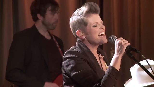 Natalie Maines Performs "Lover You Should've Come Over" | GRAMMYs смотреть онлайн