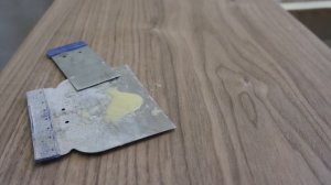 устранение дефектов шпона прозрачной шпаклевкой Sigmar Vernici SML 0174