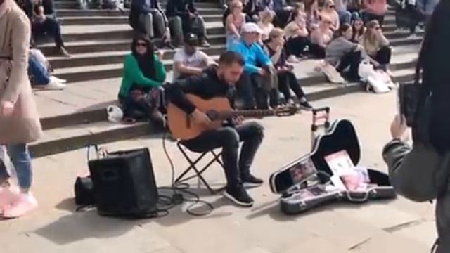 Spanish Guitar by music artist Costel at the Barcelona Cathedral смотреть онлайн