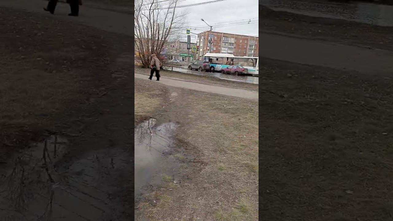 канализация затопила детскую площадку в Омске. подъём из какализации смотреть онлайн