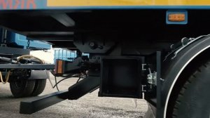 Автопоезд для вывоза лома: ломовоз на шасси МАЗ-6312С9 и 2-осный самосвальный прицеп.