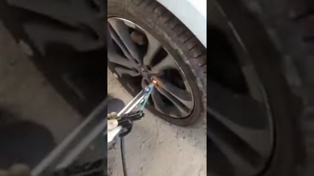 Съем секретных гаек-болтов смотреть онлайн