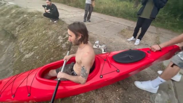 ЛЕХА ЧУТЬ НЕ УТОНУЛ смотреть онлайн