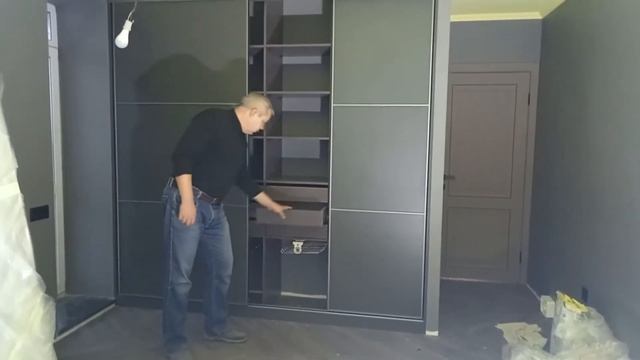 шкаф купе. Строгая классика и насыщенное наполнение. смотреть онлайн