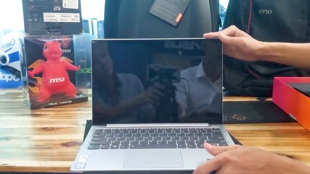 Mở hộp Lenovo Yoga S730 13IWL (81J0008TVN) | Core i7 _8565U _8GB _512GB PCIe _W10 _FHD IPS [Eaz.vn смотреть онлайн