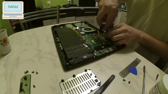 Ноутбук ACER Aspire A315-21-6339 / чистка, установка SSD м2 диска, памяти DDR4 смотреть онлайн