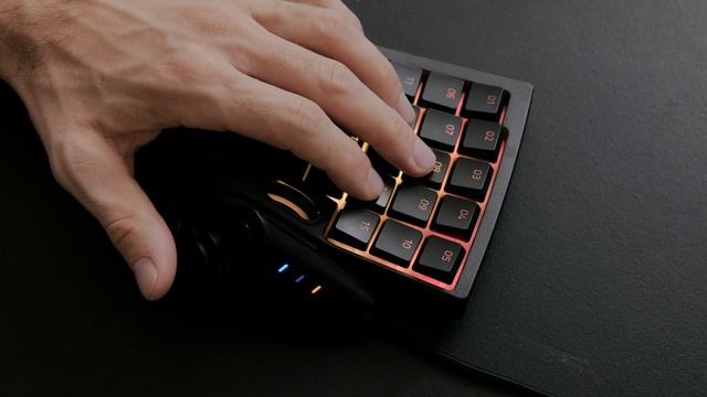 Razer Tartarus V2 Gaming Keypad Обзор. Тестирование кейпада на удобство в использовании смотреть онлайн
