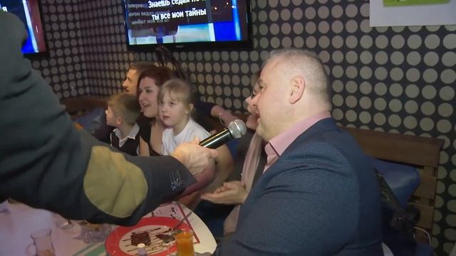 ВЕДУЩИЙ ОЛЕГ СТАТЕЙНОВ. FAMILY KARAOKE BATTLE 04 03 18 Пряности & Радости GINZA смотреть онлайн