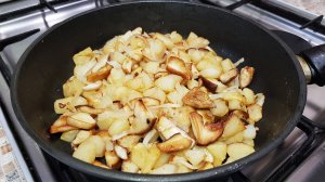 КАК жарить КАРТОШКУ с БЕЛЫМИ грибами. Оригинальный ЗВУК.
