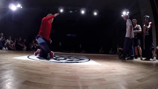 VOVAN vs M&M | YALTA SUMMER JAM 2015 SIBERIAN CYPHER смотреть онлайн