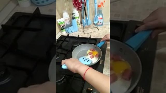 Ксюшин фирменный омлет на сковороде от Фаберлик смотреть онлайн