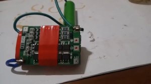 Переделка аккумуляторов шуруповерта Hitachi на литий ионные элементы.