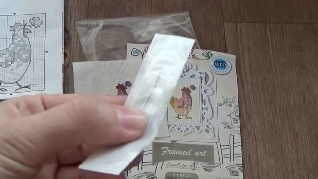 Вышитые миниатюры в рамках от РТО: "Петушок" и "Курочка" смотреть онлайн