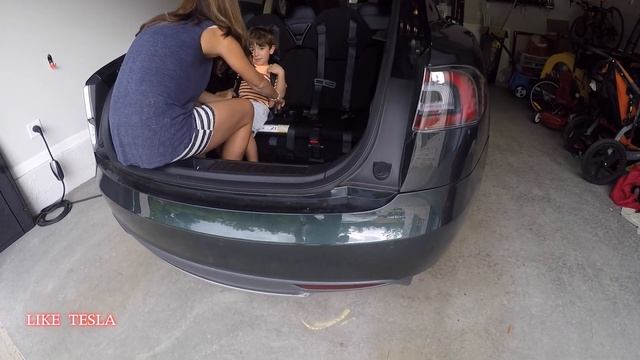 We Got a Model S смотреть онлайн