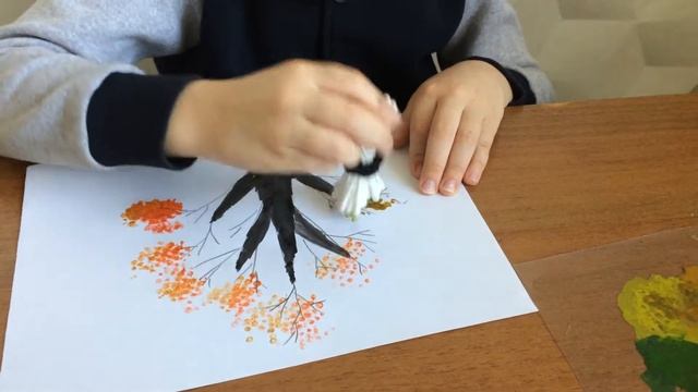 Быстрый способ нарисовать красивое дерево при помощи ватных палочек (часть 2) смотреть онлайн