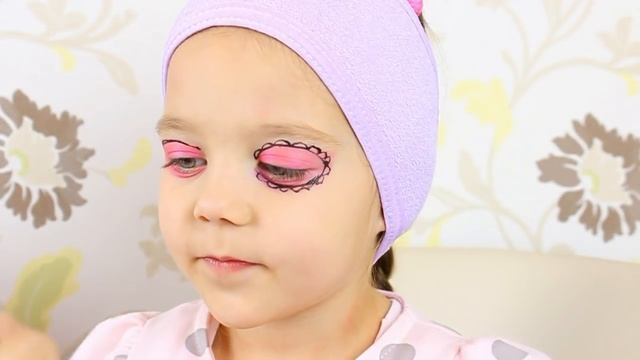 ДЕТСКИЙ МАКИЯЖ НА ХЕЛОУИН! Макияж для девочки на Halloween смотреть онлайн